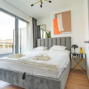 Apartmán ~ Roof Terrace/ac/indoor Parking, Budapešť